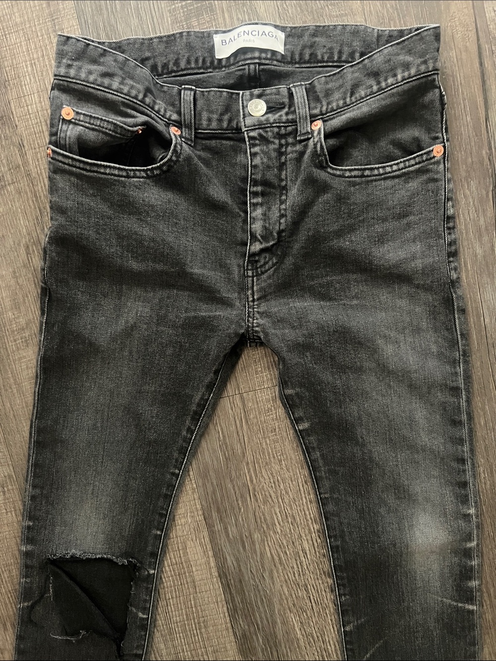 Balenciaga women’s Black Washed Skinny Jeans with Knee distressed size 26